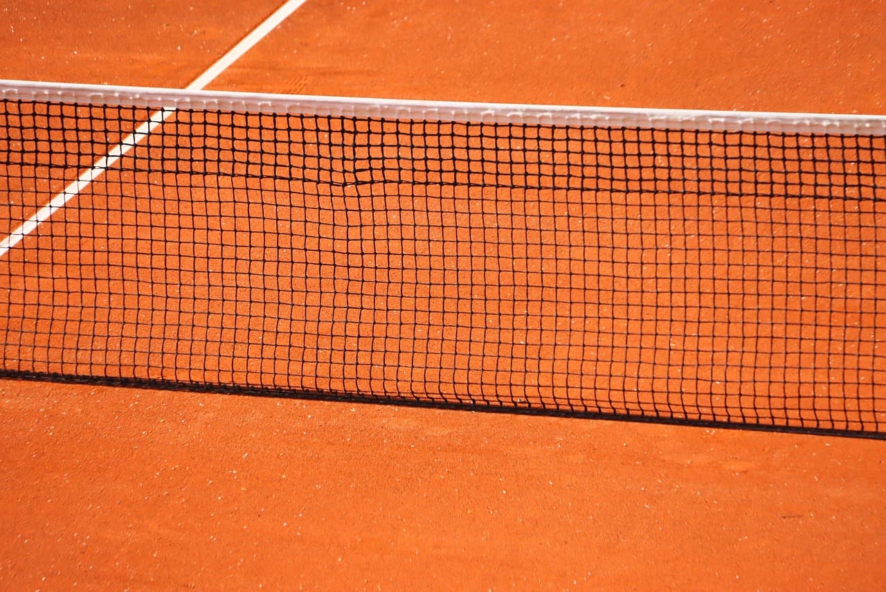 Roger Federer Sugere Retorno ao Tênis Exibicionista e Compara Masters a Wimbledon