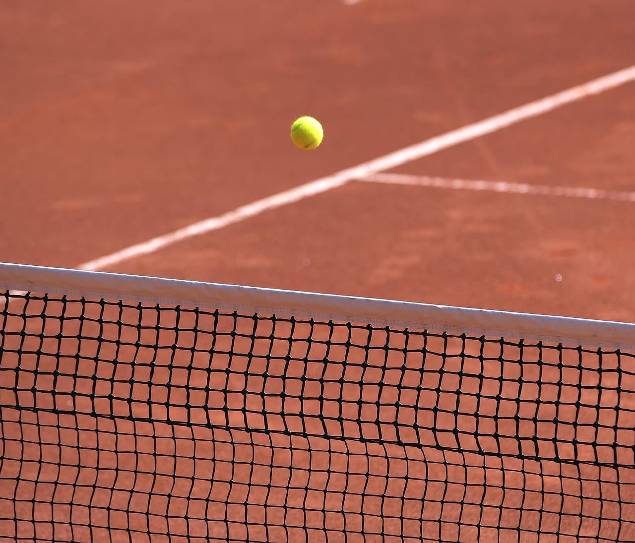 Desvendando Wimbledon: O Encanto de Jogar nas Quadras Icônicas