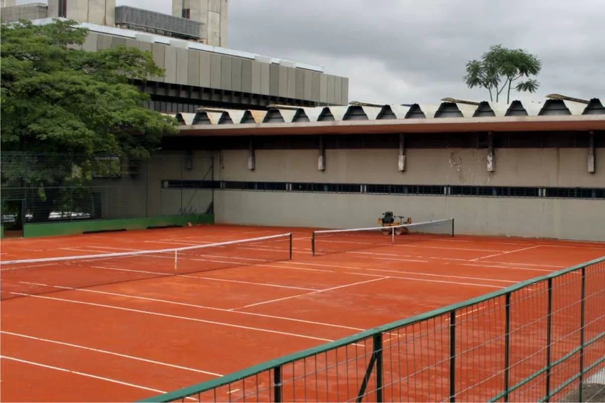 Quadra de tênis pública em São Paulo