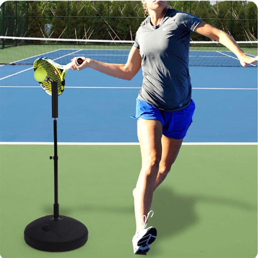 Imagem de destaque do post: Como treinar tênis sozinho com equipamento Tennis Trainer: dicas práticas para melhorar seus golpes sem parceiro
