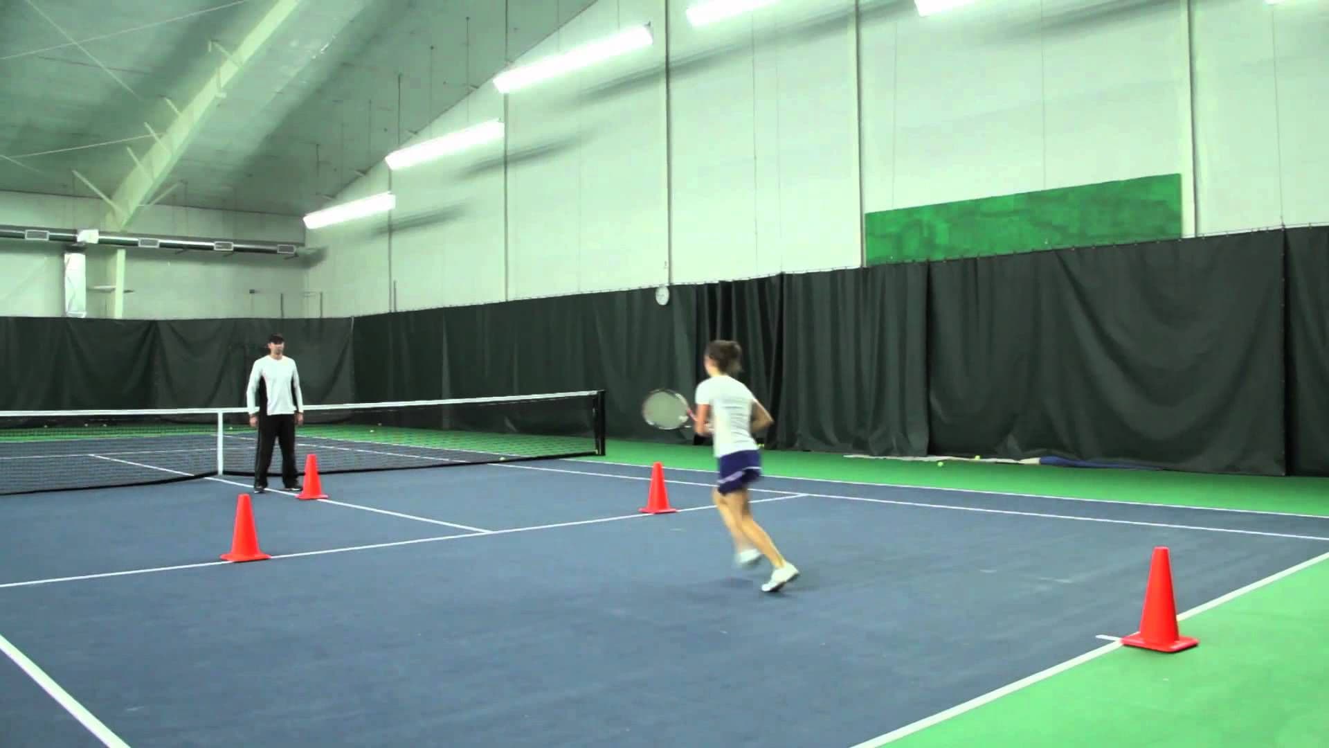 Imagem de destaque do post: Footwork no Tênis para Iniciantes: 5 Exercícios em Casa sem Equipamento