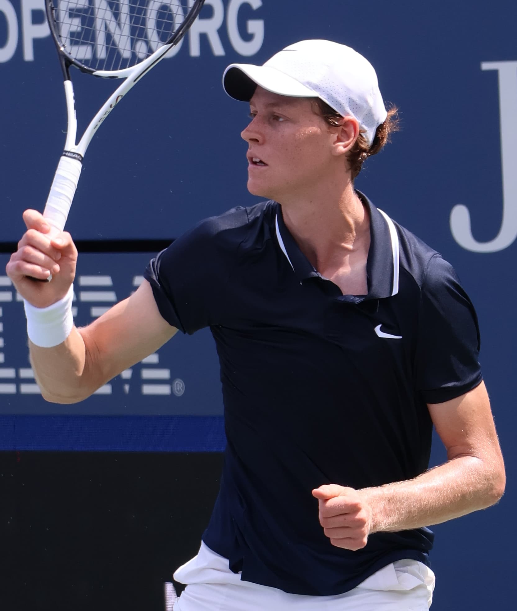 Imagem de destaque do post: Sinner é eliminado em Roland Garros 2026: Cerúndolo protagoniza o maior upset do ano no tênis